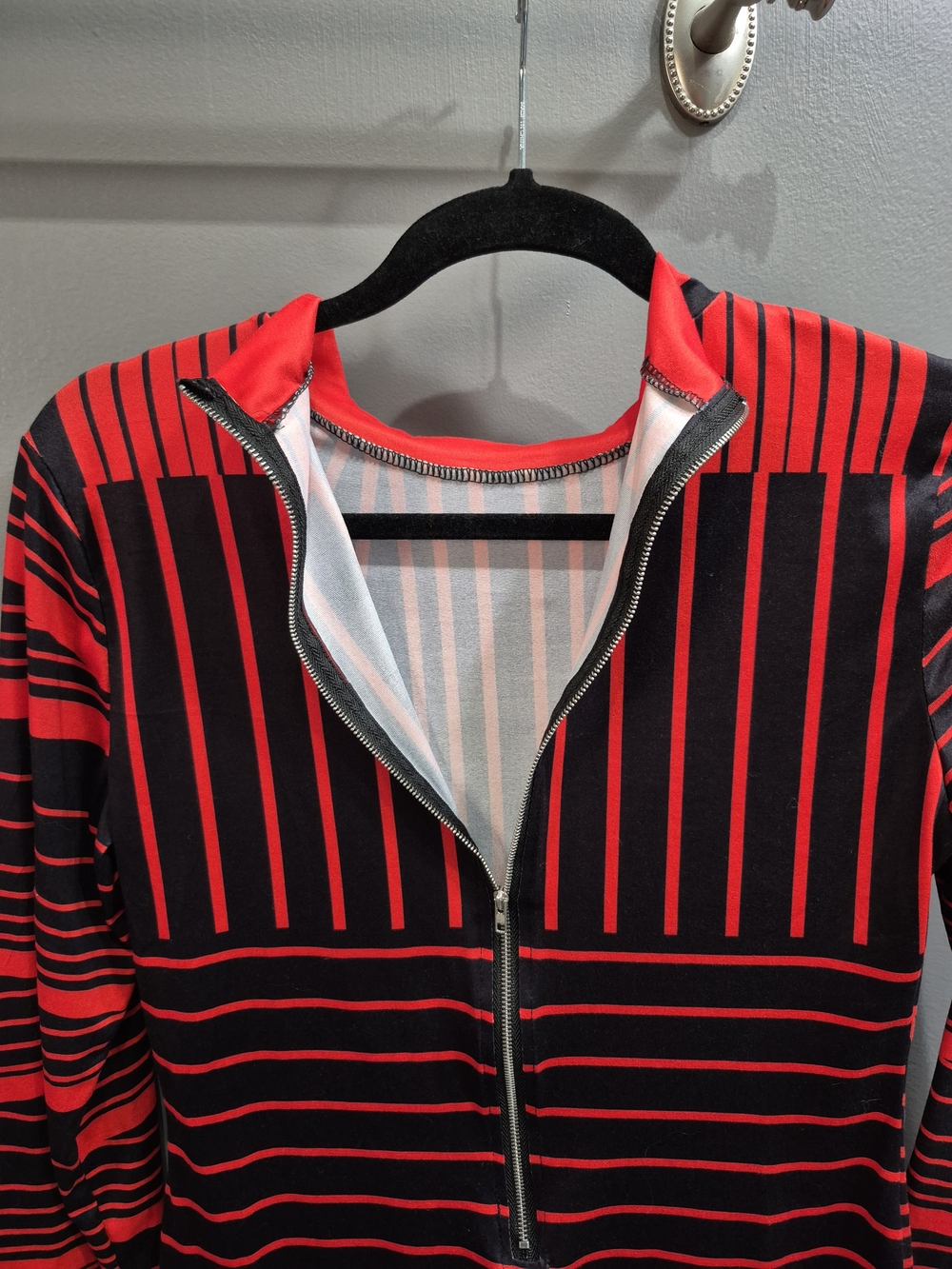 Red and Black Striped Geometric Mini Dress Satin Like Material Size Medium - Picture 5 of 6